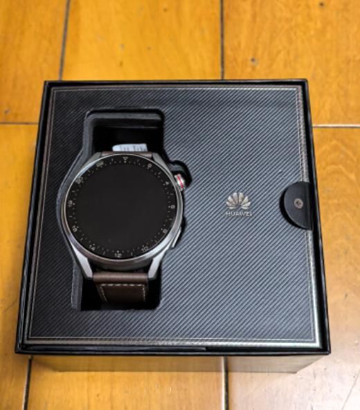 带智能手表：智慧与时尚的完美融合凯发k8国际华为时尚款棕色真皮表