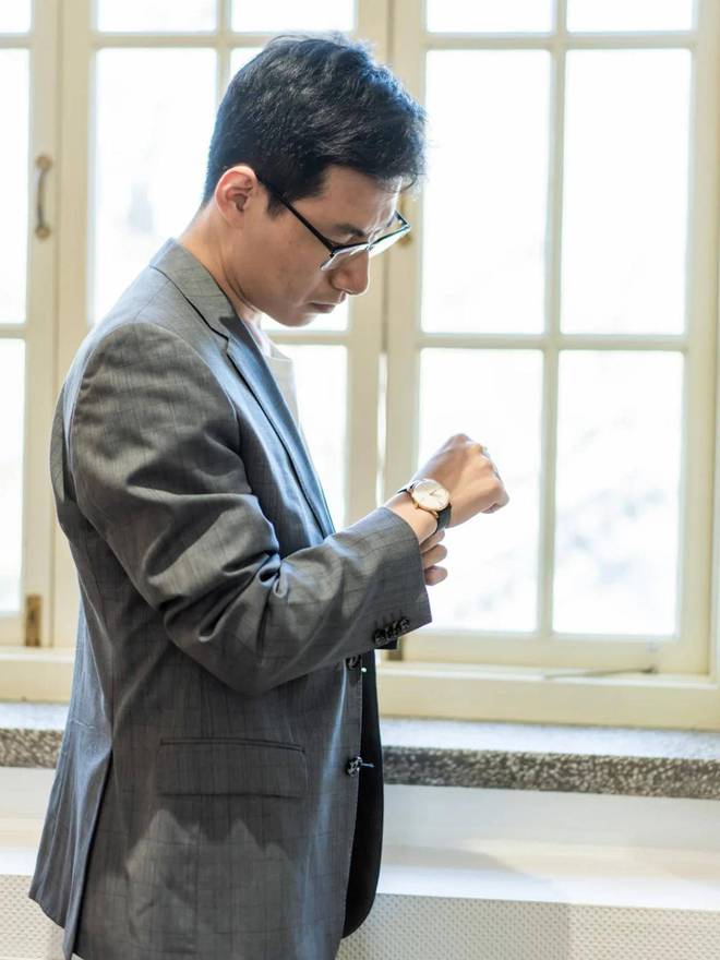 ：避开劳力士与卡西欧的理由分析凯发K8国际中年男人挑选手表(图10)