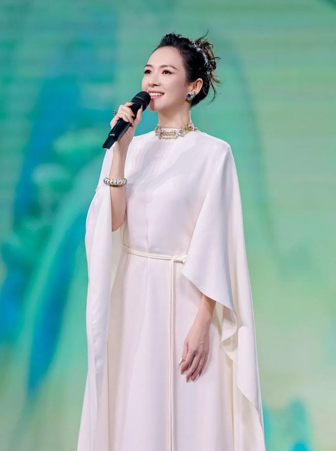 着女性的“时间进化史”章子怡最爱的腕表里藏