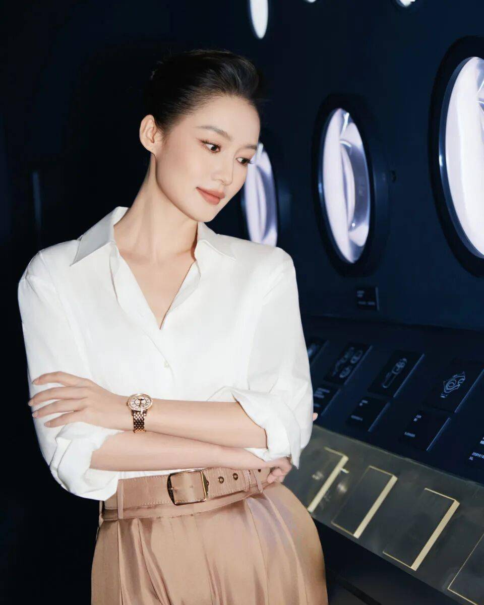 是为“她”而生。第一块腕表原来(图17)